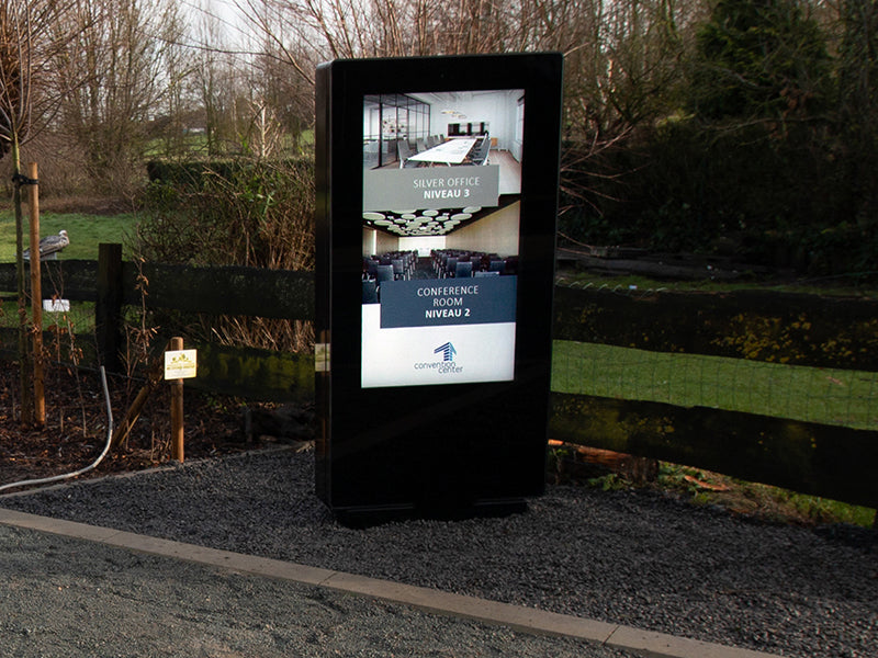 55" FREESTANDING OUTDOOR DIGITAL POSTER