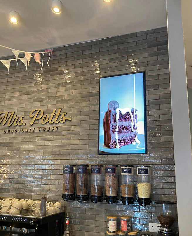 55" HIGH VIBRANCE ANDROID ADVERTISING DISPLAY