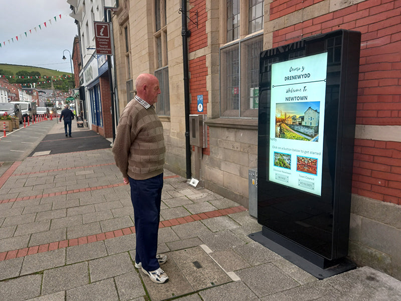 65" FREESTANDING PCAP OUTDOOR TOUCH SCREEN POSTER